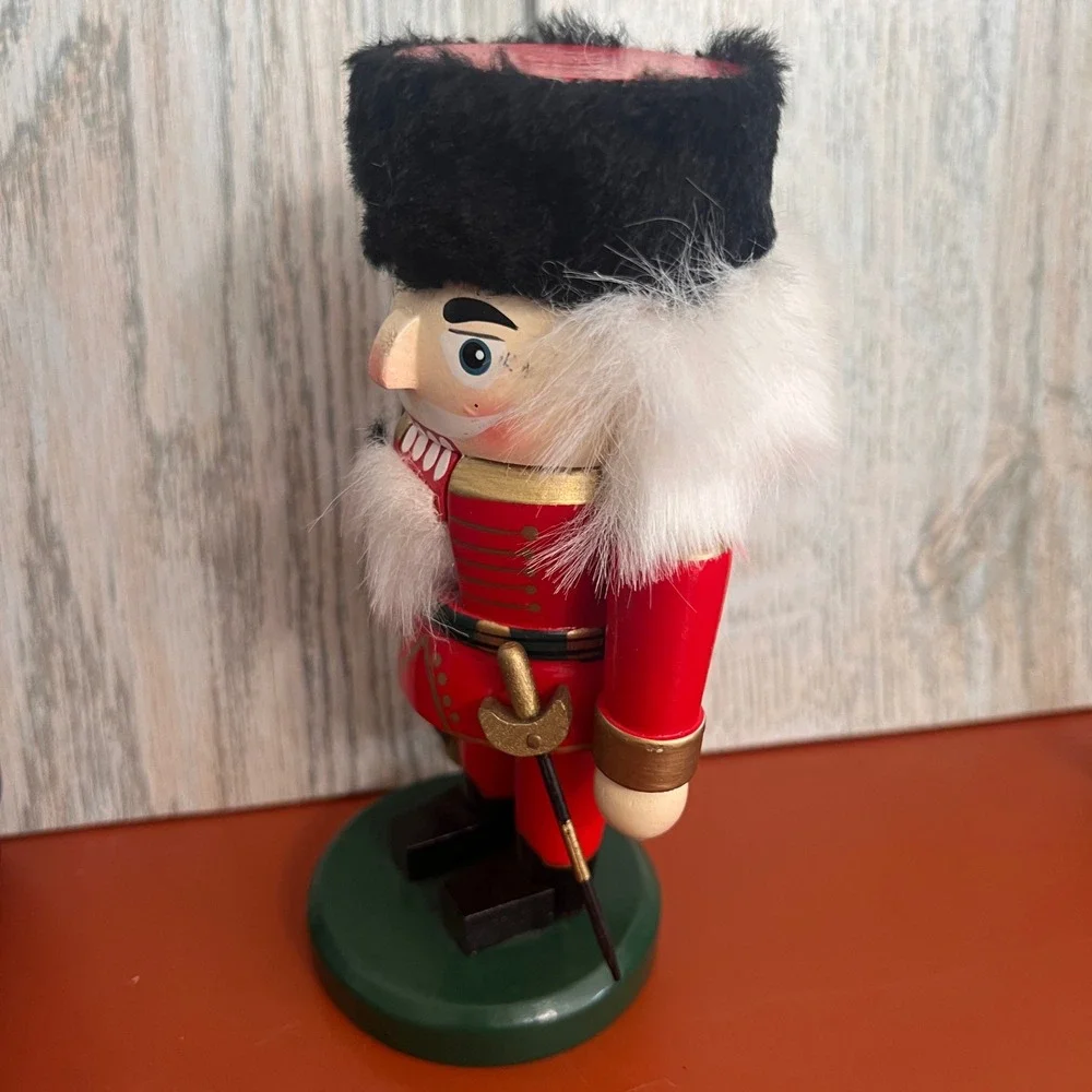 Vtg Wooden Soldier Nutcracker Red Uniform Faux Fur Hat Christmas Decor 7 Inch